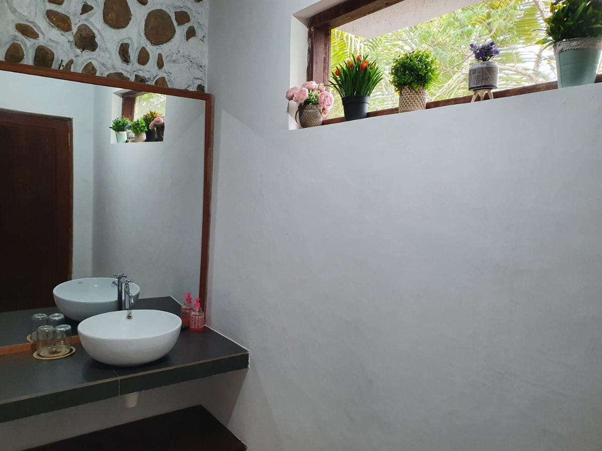Amban Beach House Manokwari Exterior foto