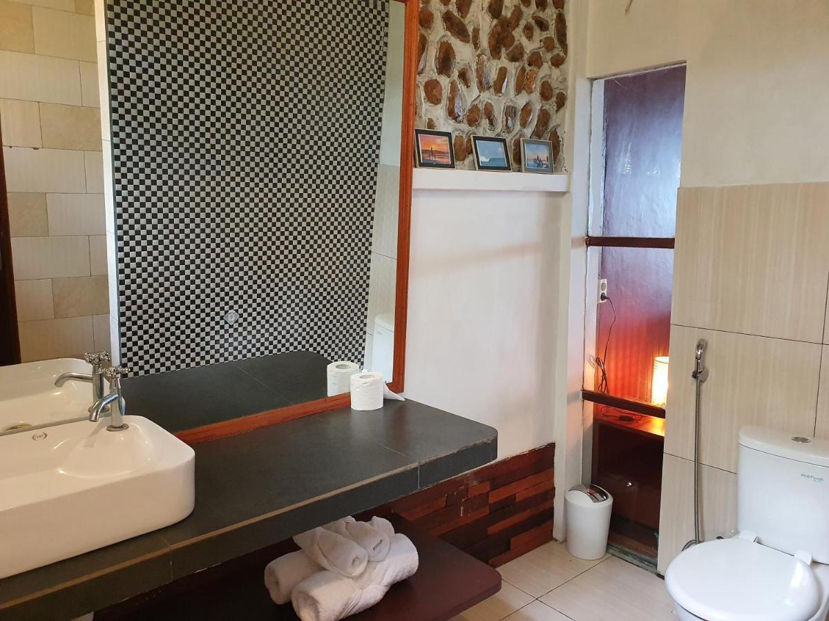 Amban Beach House Manokwari Exterior foto
